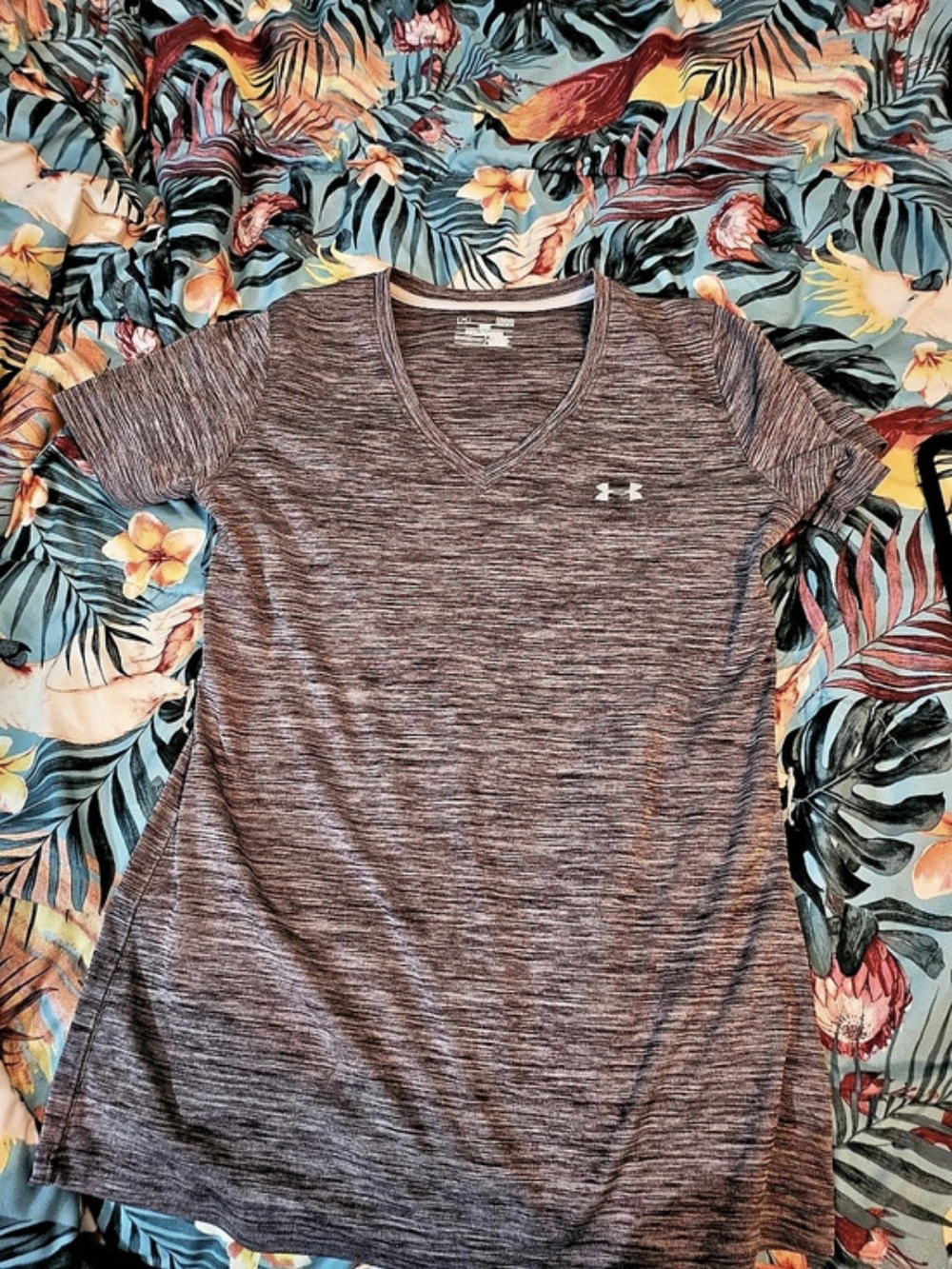Under Armour UA Tech Twist V-Neck Short Sleeve T-Shirt Brown Large